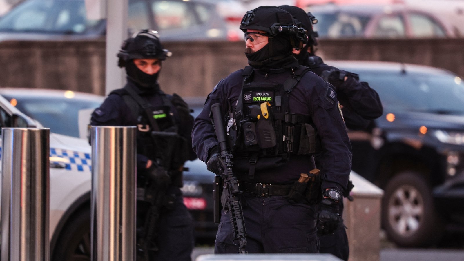 Live: Eight people taken to hospital after Sydney attack - RTE.ie