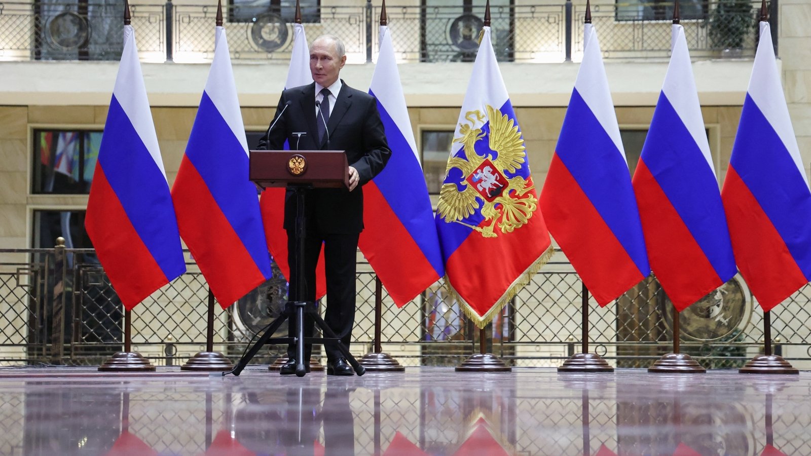 EU leaders young pigs wanting to bring Russia down