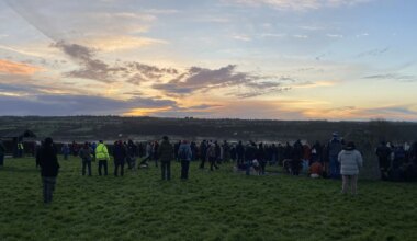 Crowds gather to celebrate Winter Solstice at Newgrange