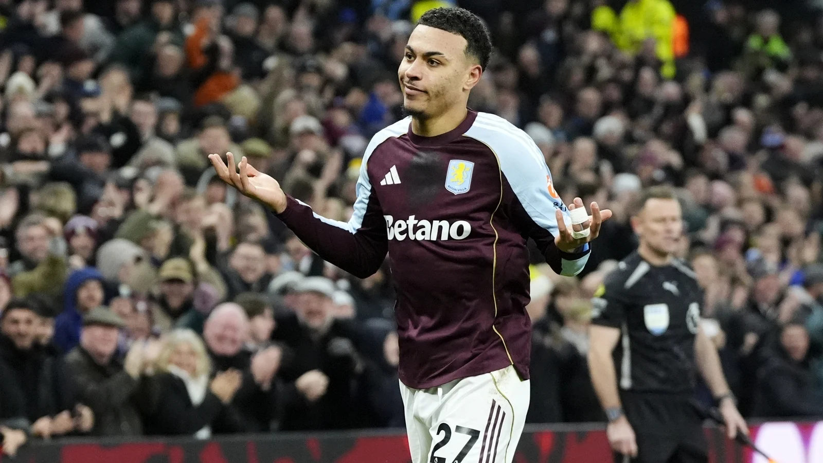 Rogers strikes twice as Villa see off Manchester United