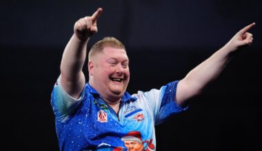 'Weird but box office' Evans upsets Wade to reach R3