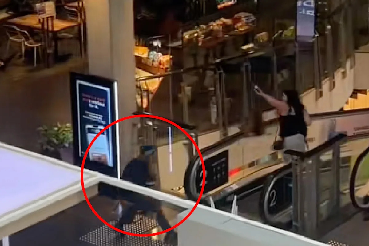 Chaos erupts at Aussie shopping centre as police called to terrifying 'brawl'