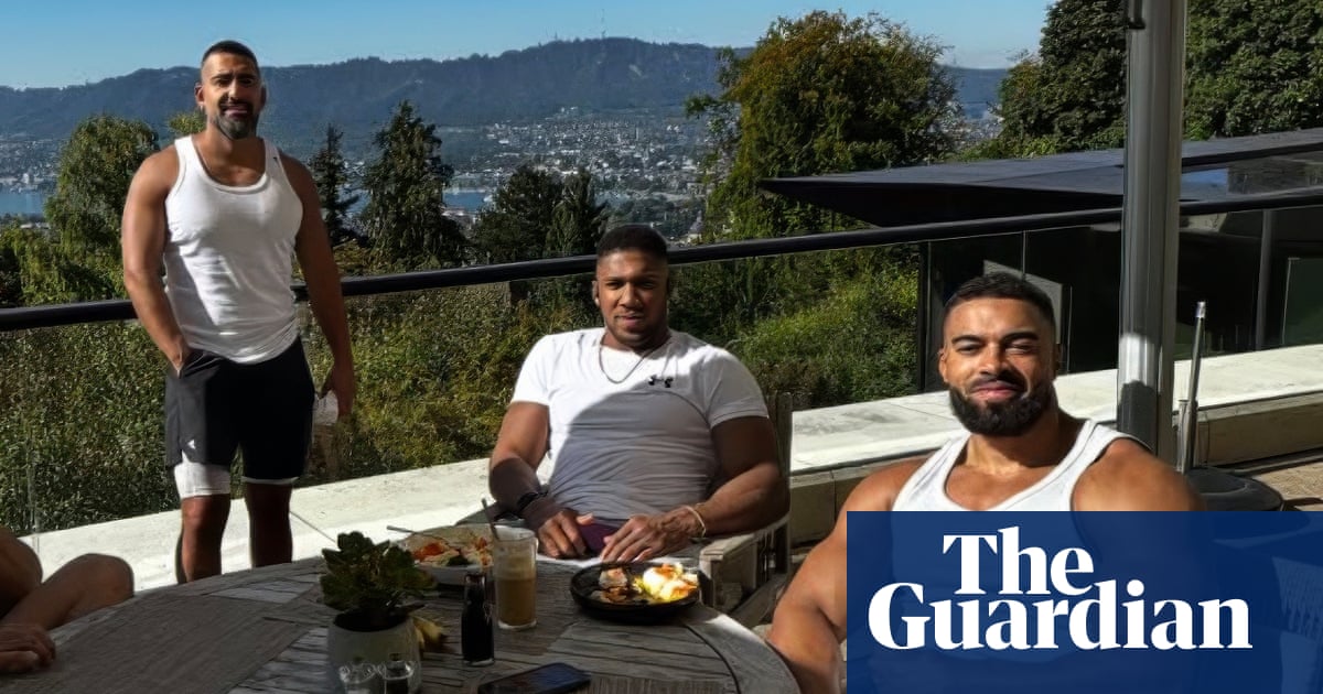 ‘Stay strong, champion’: boxing world offers condolences to Anthony Joshua | Anthony Joshua