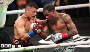 Isaac Cruz and Lamont Roach trade punches during their title bout