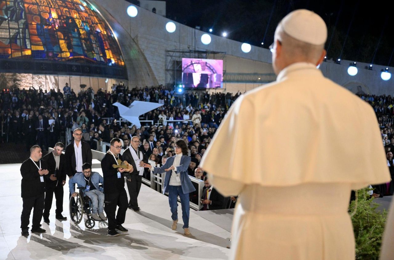 Pope to young people: There is still time to dream, plan, and do good