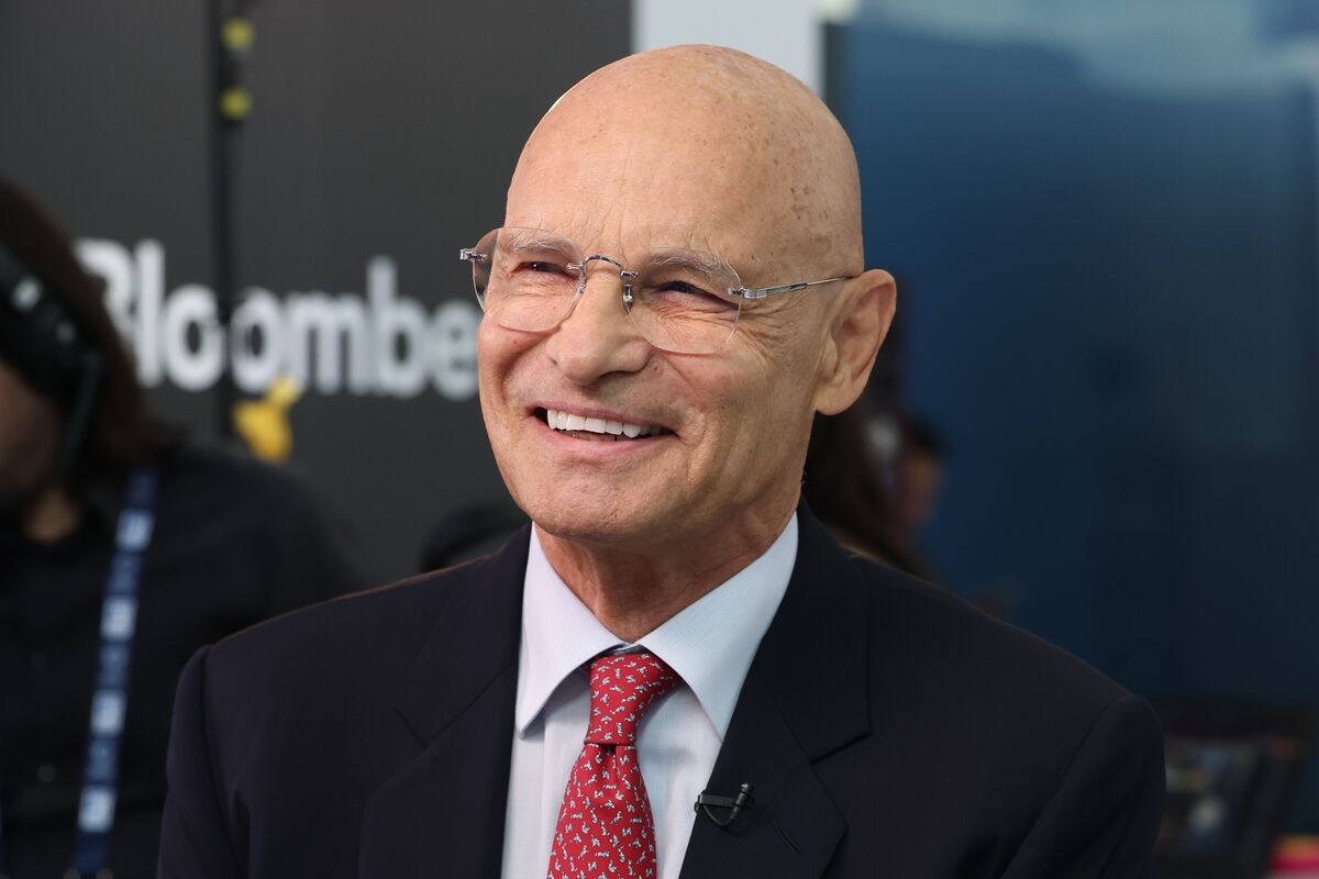 Zelenskiy Praises Latest Ukraine Peace Plan, Seeks Trump Talks