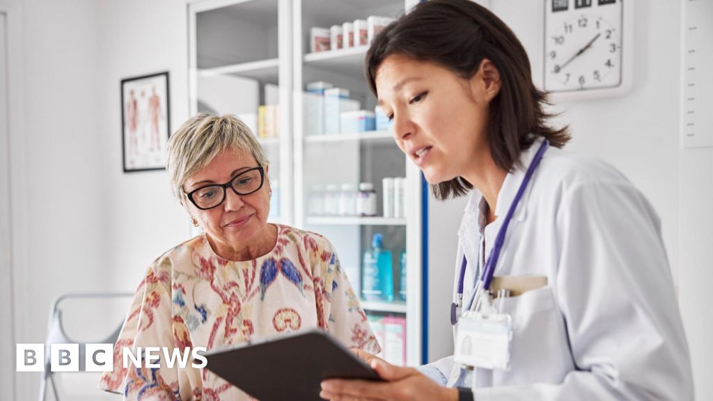 Higher proportion now contacting GPs in England online, figures show