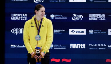 Roos Vanotterdijk wins silver in the 50m butterfly with a new Belgian record