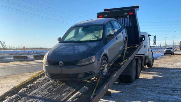 Tow truck operators urge drivers to slow down after fatal hit-and-run on 401