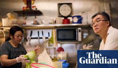 A Melbourne bakery found TikTok fame, before trolls began harassing its young staff. How the owners responded went viral | Victoria