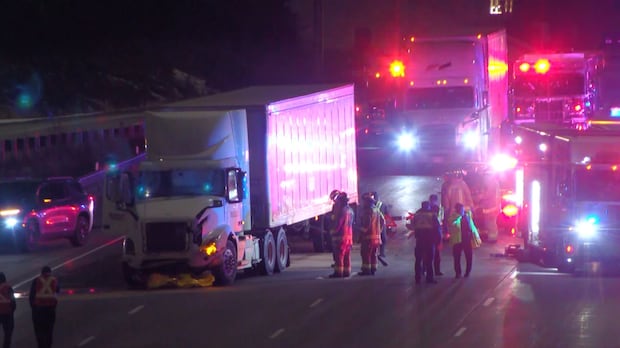 2 dead after rideshare car, truck crash on Highway 400 in Vaughan: OPP