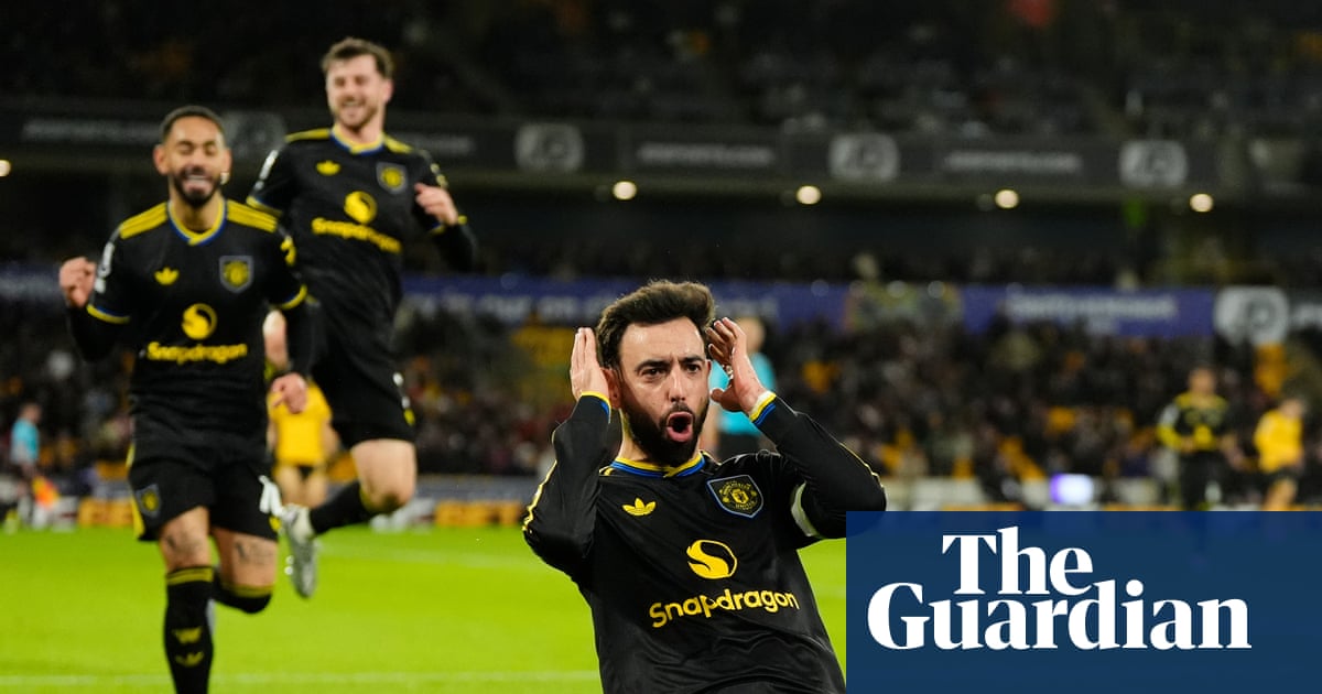 Fernandes at the double as Manchester United ease past Wolves amid fan unrest | Premier League