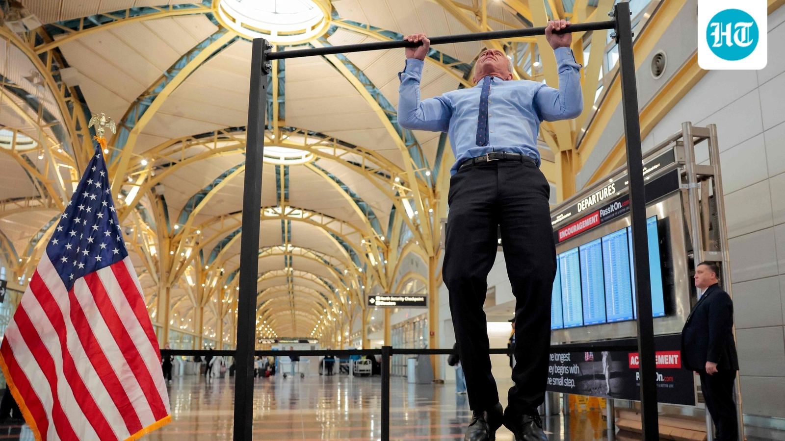 Robert F. Kennedy Jr, 71, shocks Reagan Airport crowd with 20 pull-ups