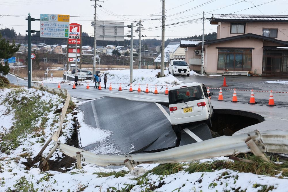 Japan Tsunami Warning After 6.7-Magnitude Quake