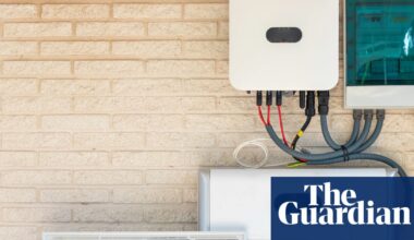 Home batteries subsidy overhauled with $7.2bn injection as Australians rush to take up discount | Renewable energy
