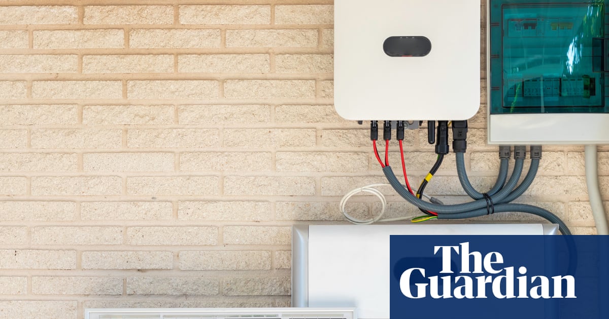 Home batteries subsidy overhauled with $7.2bn injection as Australians rush to take up discount | Renewable energy