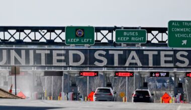 What are your rights as a Canadian if asked by a U.S. border agent to see your social media? - CTV News