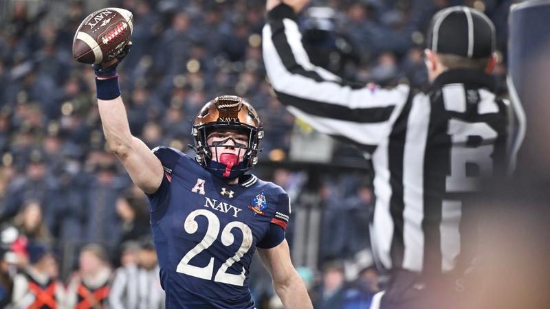Horvath to Heidenreich on 4th-and-goal leads No. 22 Navy to a 17-16 win over Army