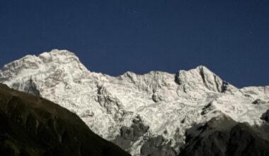 Climbers overdue as heavy weather hits Aoraki Mt Cook