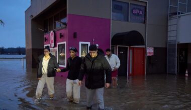 Levee failure prompts evacuations in 3 south Seattle suburbs after week of heavy rain