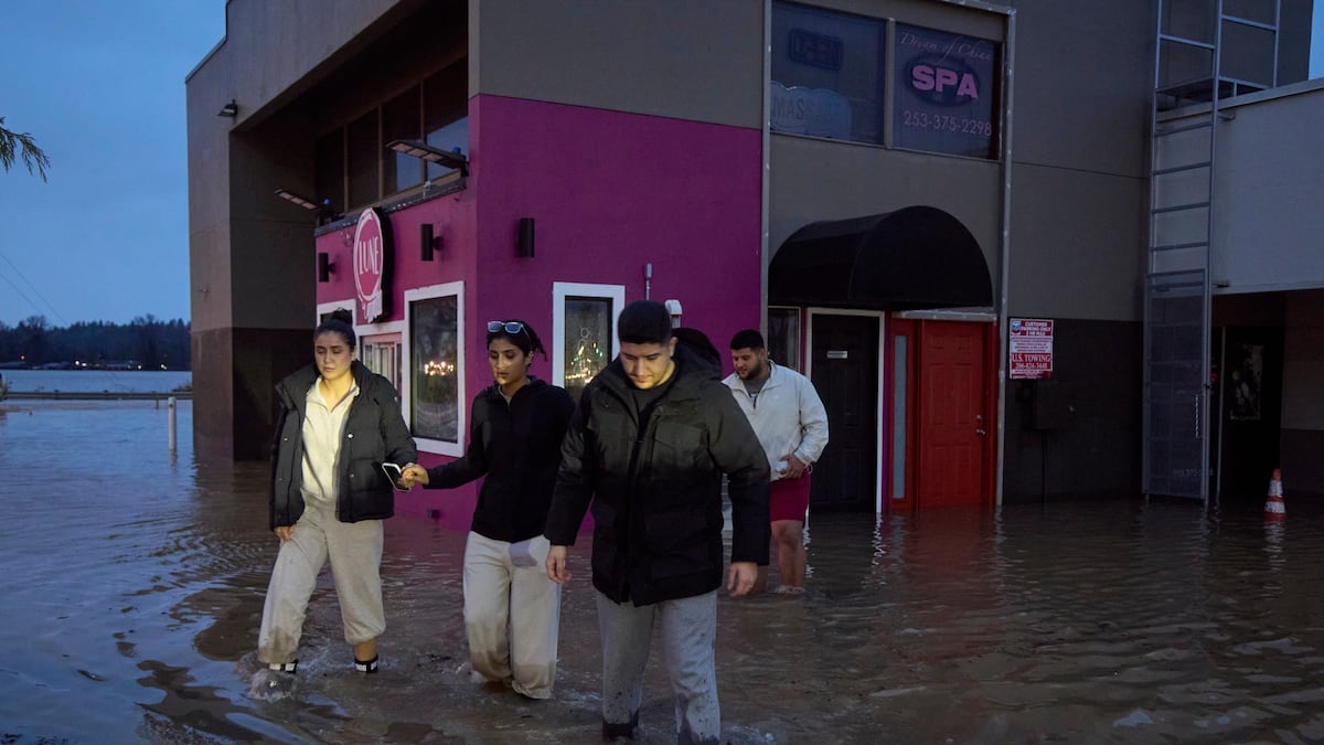 Levee failure prompts evacuations in 3 south Seattle suburbs after week of heavy rain