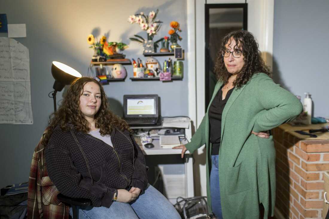 Ailsa Ostovitz, left, and her mother, Stephanie Rizk, at their home in the Maryland suburbs of Washington, D.C. In mid-November, Rizk met with Ostovitz’s teachers to discuss accusations that her daughter had used AI to do some of her schoolwork.
