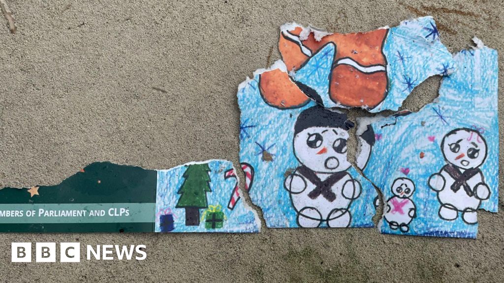 Bomb disposal robot destroys Labour MP Christmas cards