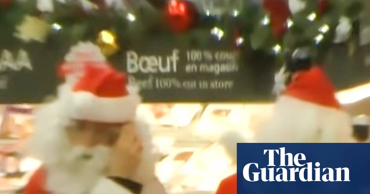 Santas and elves rob Montreal grocery store to ‘give food to the needy’ | Canada