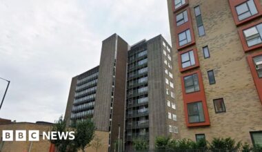 Man, 40, dies in stabbing in Maida Vale flat