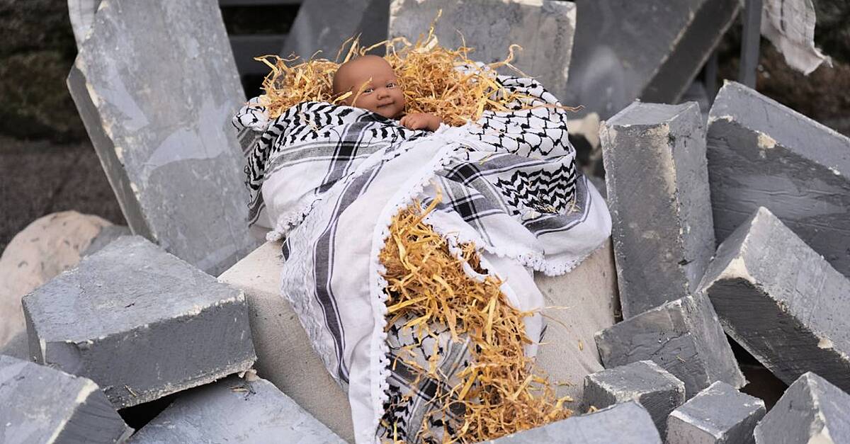 Nativity scene recreated by activists in Dublin ‘in solidarity with Gaza’