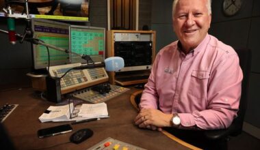 ‘They wanted to go one way and I wanted to go another’ – Ronan Collins to leave RTÉ next week after four decades on the airwaves