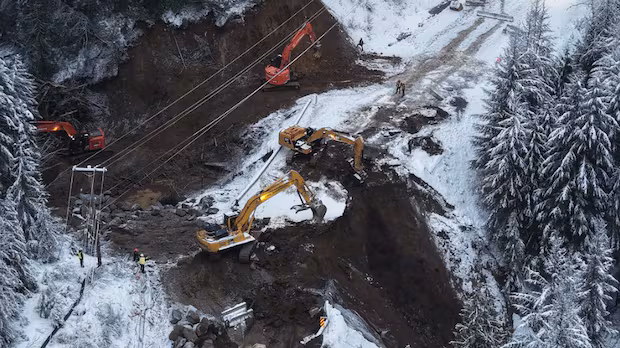 Highway 3 between Princeton and Hope could reopen between Boxing Day and New Year's