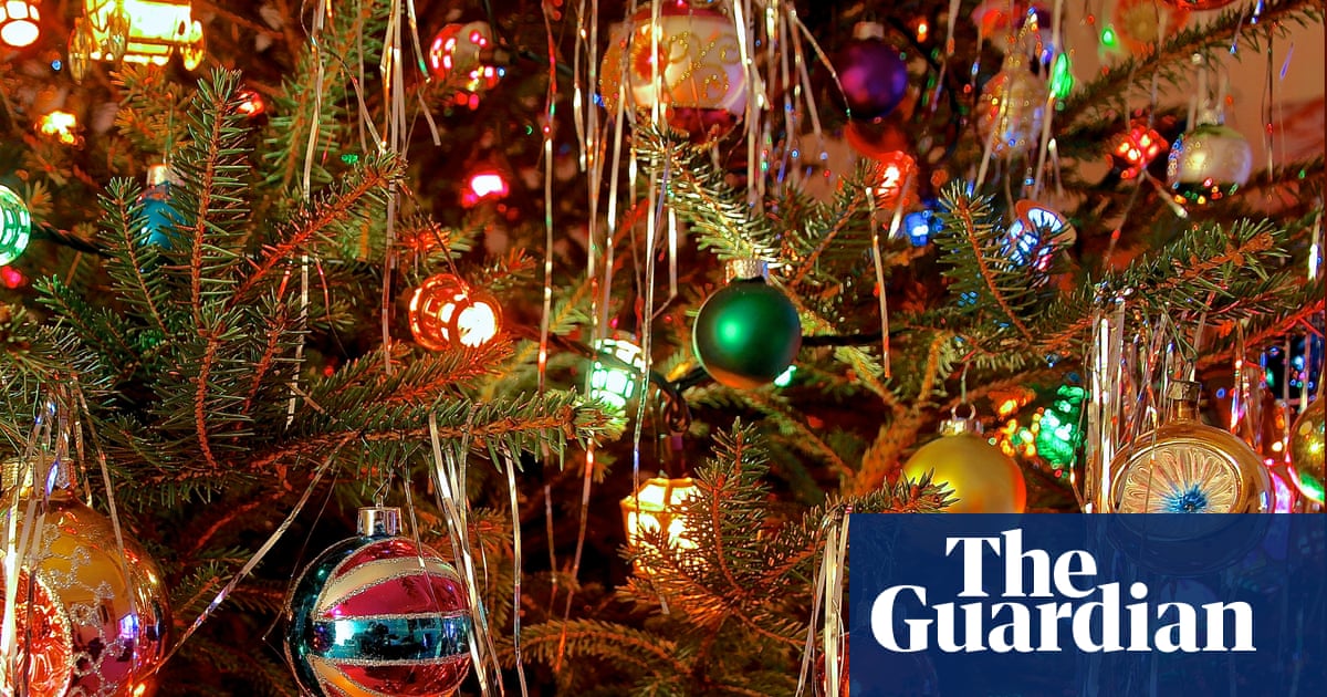 Tinsel and Home Alone back in style as TikTok seeks comfort in #90sChristmas | TikTok