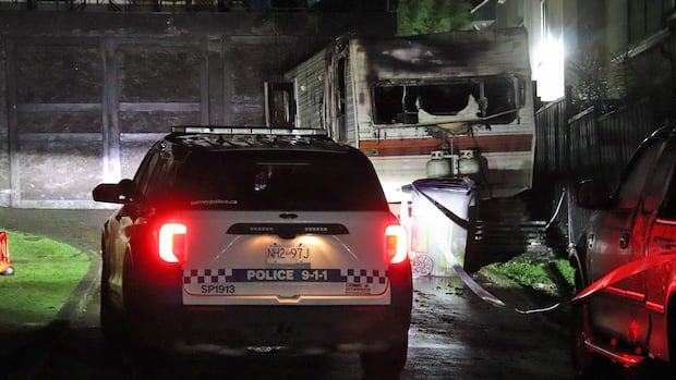 RV fire leaves 2 dead in Surrey, B.C.