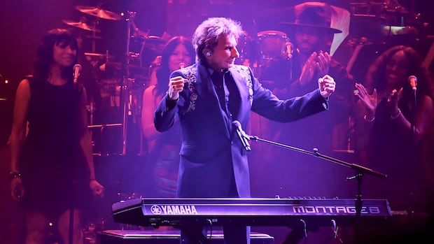 Barry Manilow announces surgery for early-stage cancer and postpones January concerts