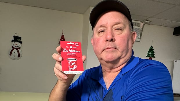 'Never again,' says Windsor, Ont., senior after embarrassment of empty gift cards
