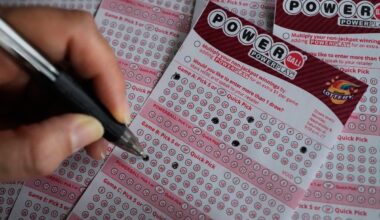 Powerball jackpot jumps to $1.7 billion after another drawing with no big winner