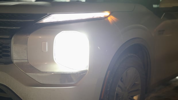 Outdated Alberta headlight regulations ‘need to be changed’: prof