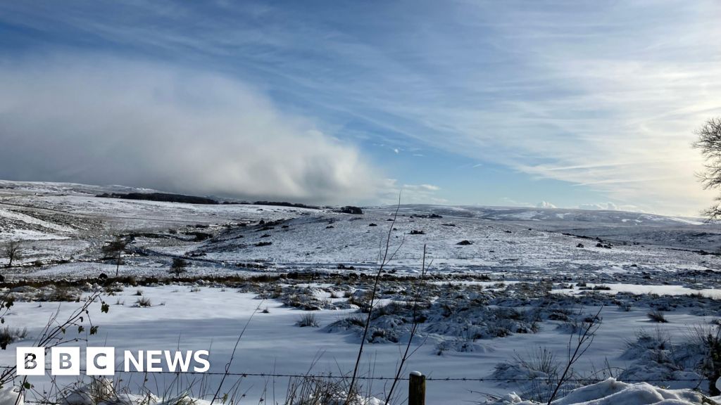 'Chance of snow' on Christmas Day and cold-health alert issued