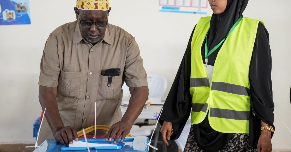 Somalis vote in the first one-person, one-vote local election in decades