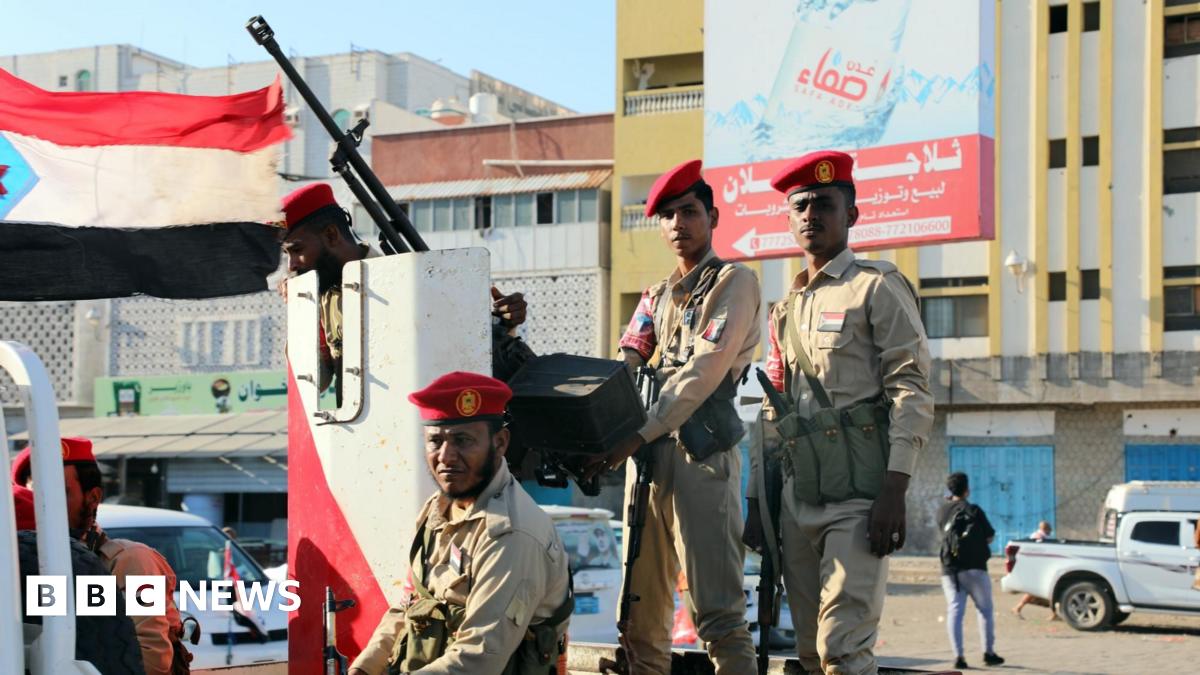 Southern Transitional Council (STC) forces patrol during a rally calling for South Yemen's independence, in the southern port city of Aden, Yemen (25 December 2025)