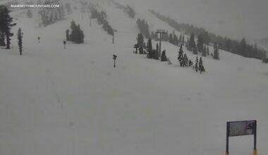 Avalanche leaves 2 ski patrollers injured at Mammoth Mountain