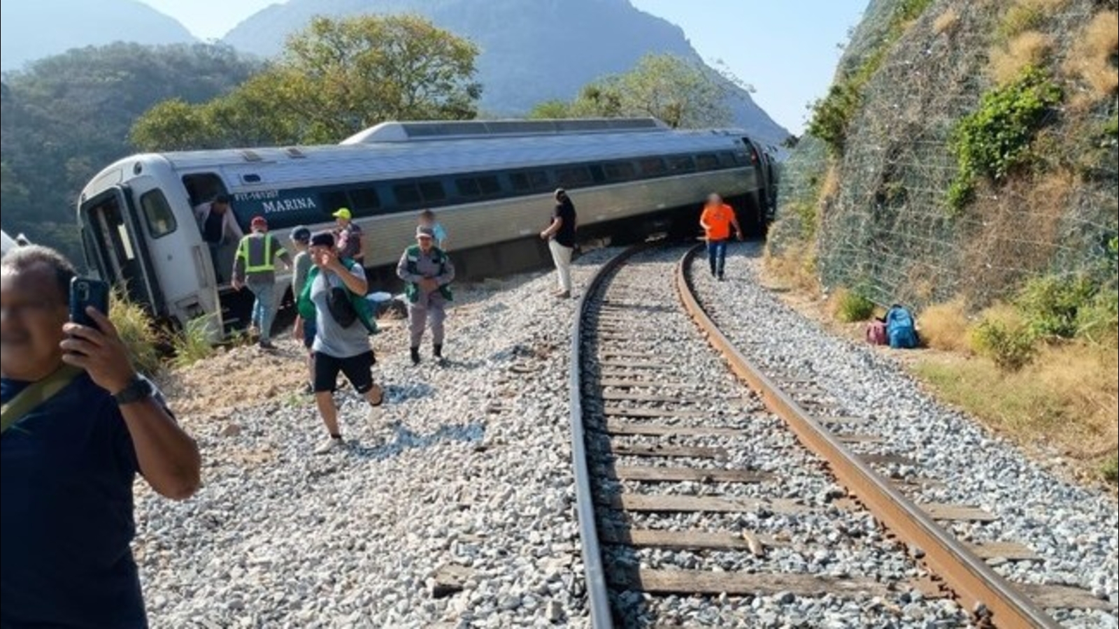 Interoceanic Train derails in southern Mexico, killing at least 13 and injuring dozens
