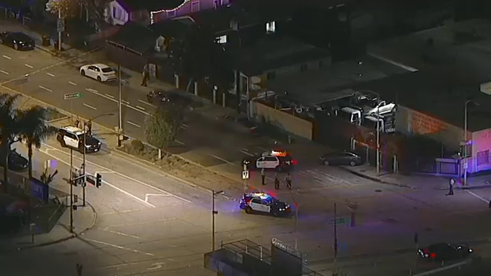 1 dead, 3 injured in East Los Angeles shooting near 5 Freeway