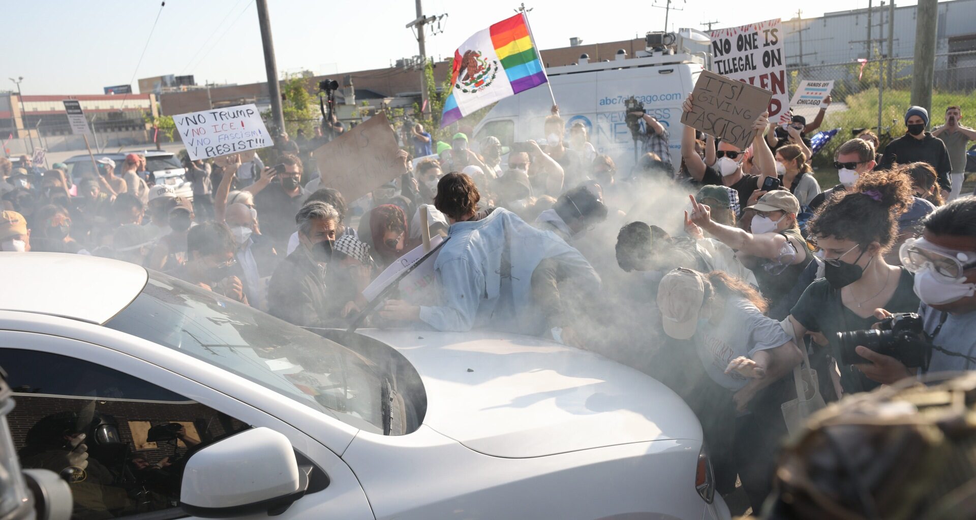 Chicago Media Groups Voluntarily Drop Excessive Force Lawsuit Against Feds