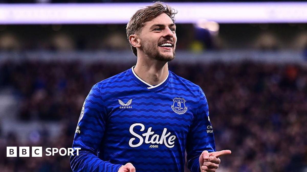 Everton midfielder Kiernan Dewsbury-Hall celebrates scoring by waving both fingers