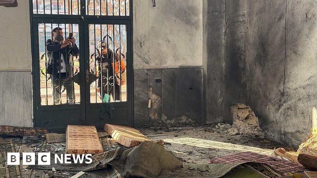 Deadly explosion during Friday prayers inside Syrian mosque