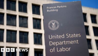 US unemployment rose in November to a four-year high