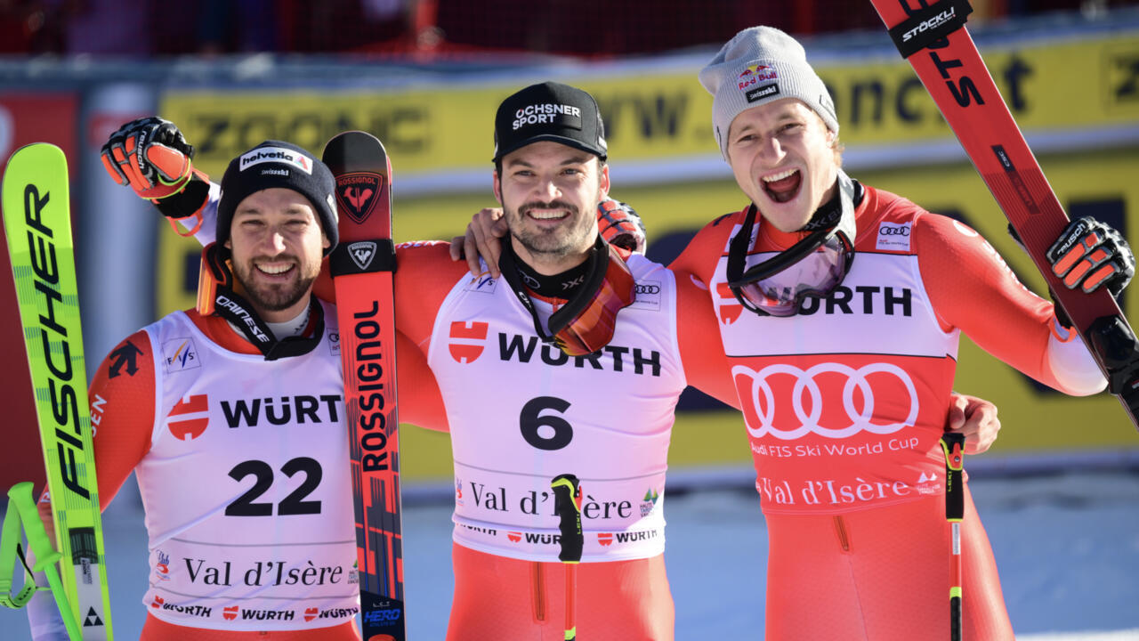 Meillard leads Swiss sweep in Val d'Isere giant slalom