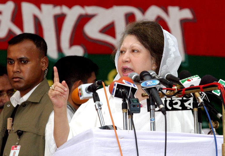 Bangladesh's Prime Minister Begum Khaleda Zia addresses a Bangladesh Nationalist Party rally in Dhaka October 28, 2006. Fierce clashes between political groups in Bangladesh killed at least six people and wounded about 500 on Saturday as confusion reigned over who would head the government. REUTERS/Rafiqur Rahman.(BANGLADESH)